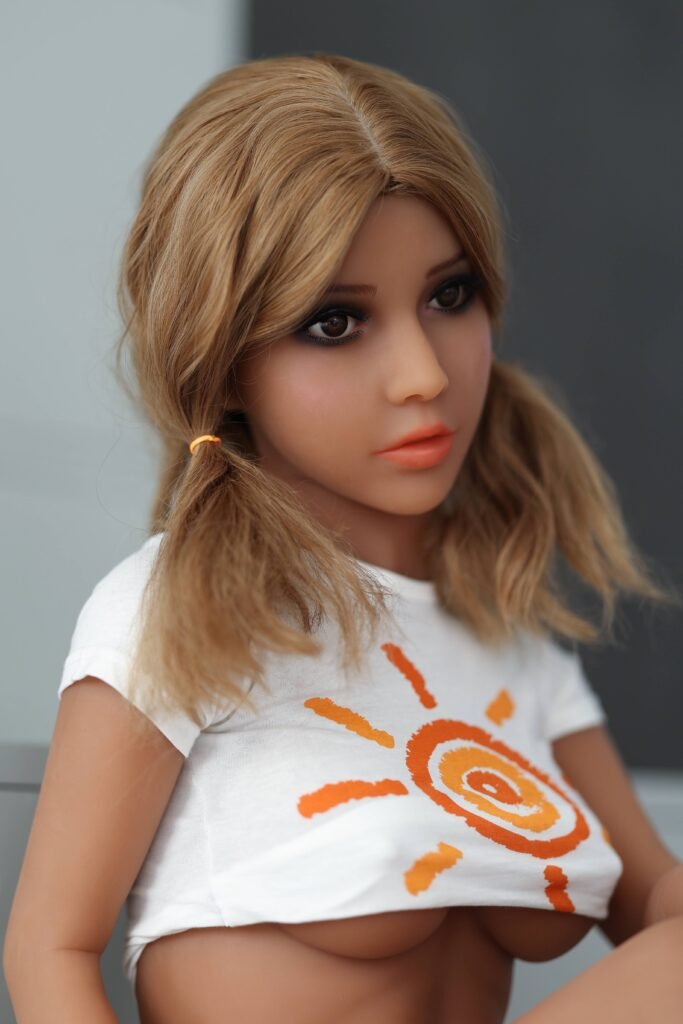 140cm Medical Grade TPE Doll / Retail