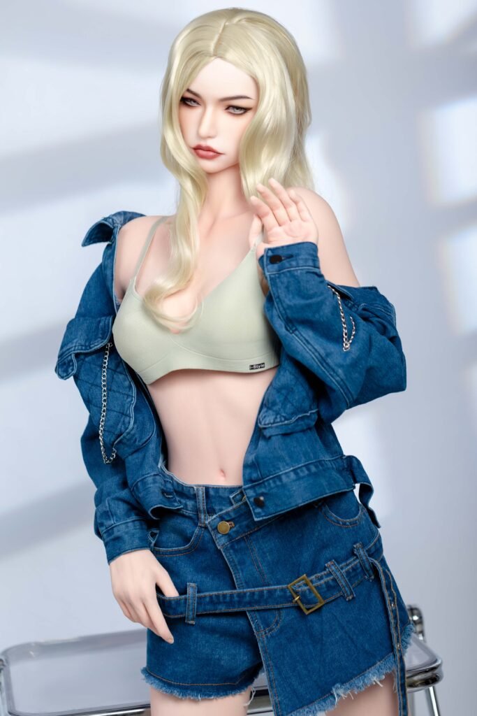 Food Grade Platinum Silicone or TPE Doll in Different Sizes / Wholesale