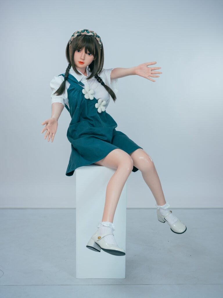 Food Grade Platinum Silicone or TPE Doll in Different Sizes / Wholesale