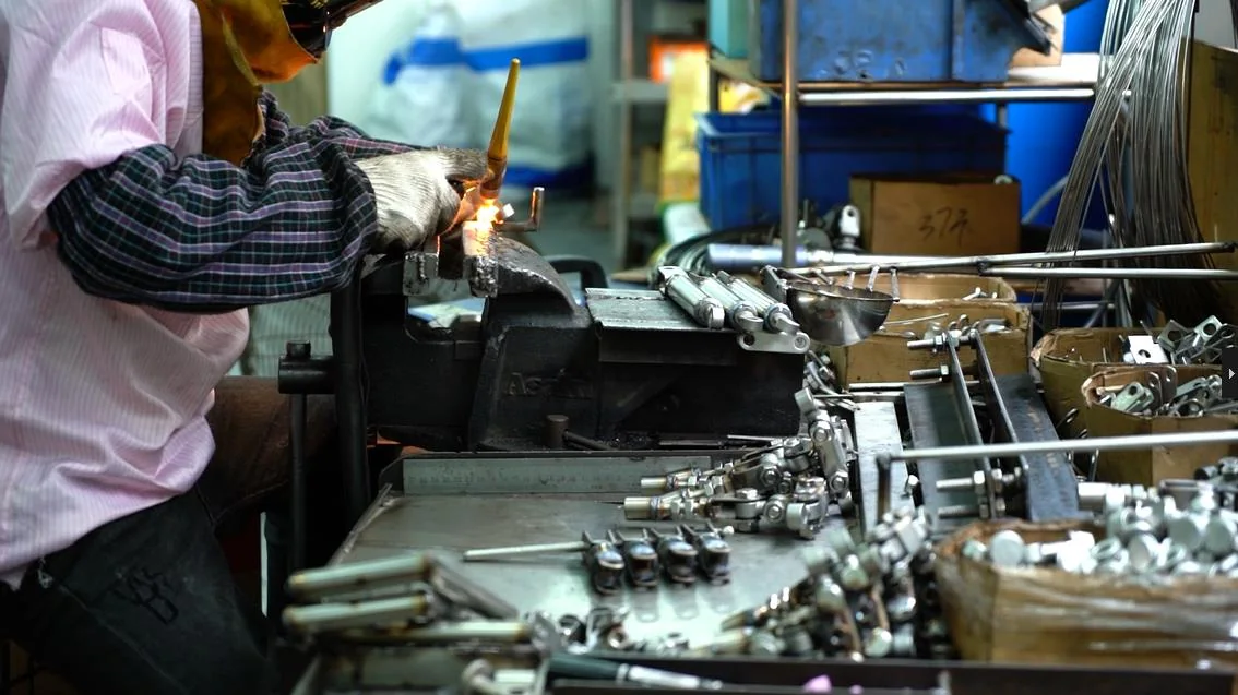 Metal frame component assembly